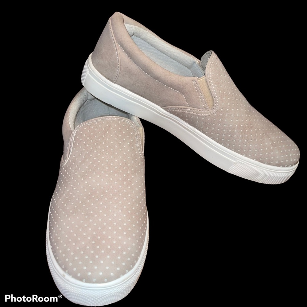 Seven7 Slip On Sneakers 9M